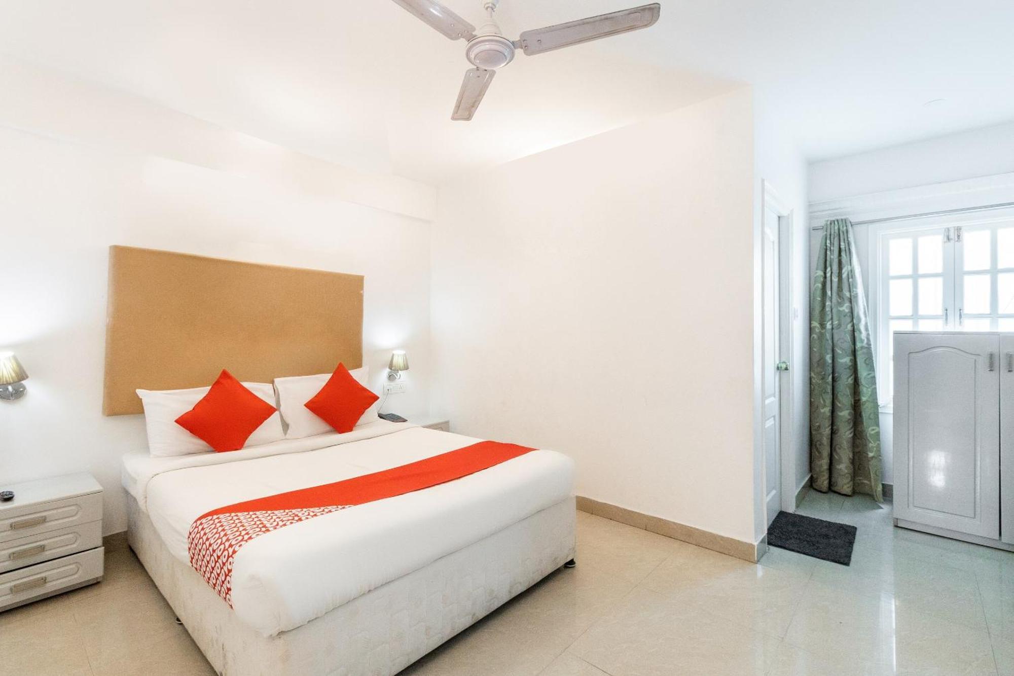 Oyo Hotel Fiesta Grand Bangalore Eksteriør bilde